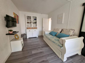 Charmant T2 à 300m de la Plage avec Parking, Loggia Vitrée et Animaux Acceptés - 4 Personnes - FR-1-388-69